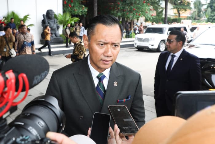 Menko AHY Sampaikan Duka Mendalam Atas Kecelakaan Pesawat IAT di Pegunungan Sulsel