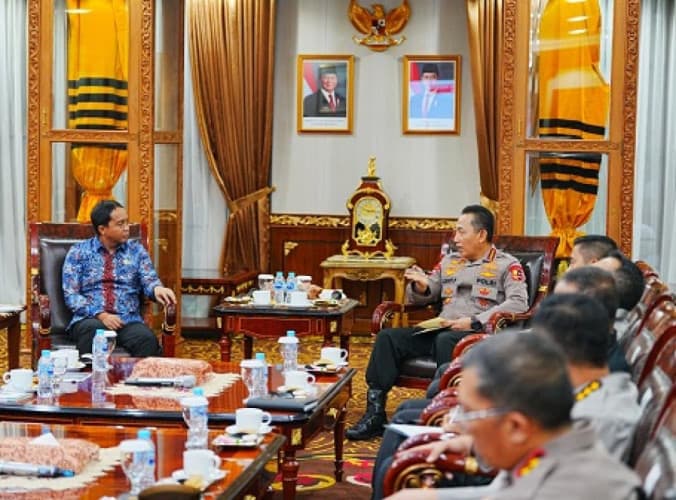 Kapolri-Menhut Bentuk Satgas Usut Kayu Gelondongan di Sumatera